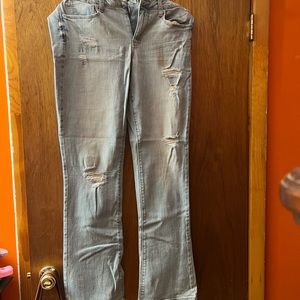 New! Never worn Distressed jeans
